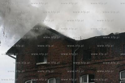 Pozar budynku przy ul. Starowiejskiej 11 w Gdansku-Letnicy....