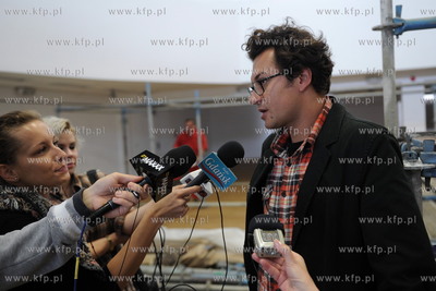Sopot. Konferencja prasowa w formie spaceru zapowiadajaca...