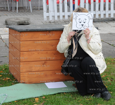 Bulwar Szwedzki w Gdyni. Happening pod haslem: "Zerwijmy...