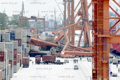 Przystan promowa Stena Line w Gdyni. Wychodzacy w podroz...