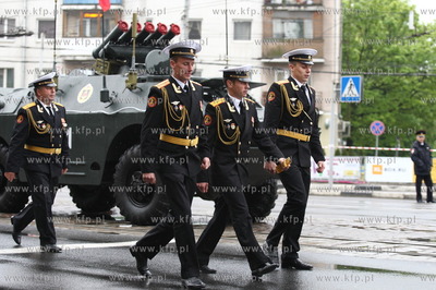 Kaliningrad , Rosja 09.05.2014 Parada na Placu Zwyciestwa...