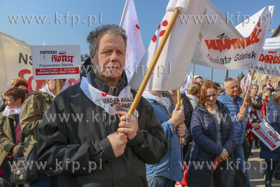 Protest NSZZ Solidarności pod Urzędem Wojewódzkim...