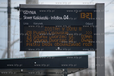Gdynia. Eletroniczny rozkład jazdy na jedny z gdyńskich...
