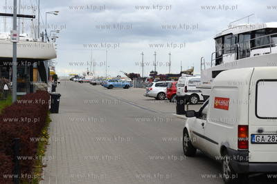 Gdynia w czasie epidemii koronawirusa COVID-19. Zamkniete...