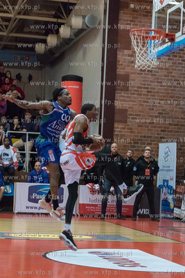 Grupa Sierleccy Czarni Słupsk wygrali 83:77 z Anwilem...