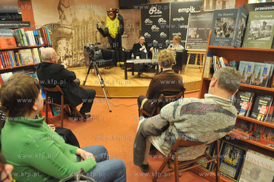 Spotkanie autorskie z profesorem Wiktorem Osiatynskim...