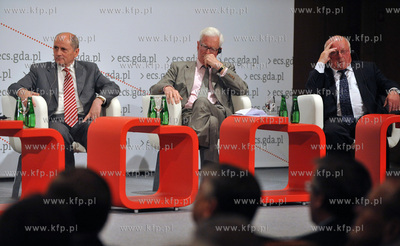 Obchody 20. rocznicy odzyskania wolnosci i upadku komunizmu....