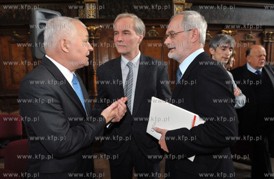 Dwor Artusa w Gdansku. Uroczystosc wreczenia Nagrody...