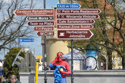 Sopot. Na monciaku pojawil sie Spiderman. 2.05.2015...