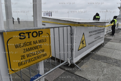 Sztorm i wiatr w Sopocie. Molo zostało zamknięte...