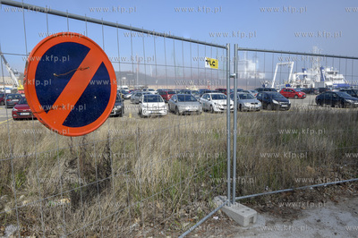 Gdynia. Tereny pod zabudowę, a obecnie parking w okolicy...