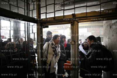 Gdansk. Nabor do policji. Kolejka chetnych do pracy...
