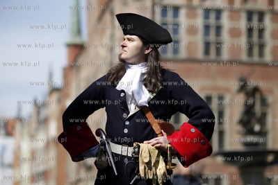 Gdansk, Konkurs na gdanskiego pirata. Przed miejska...