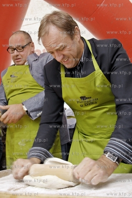 XI Gdanskie Swieto Pieroga na Targu Weglowym. Zawody...