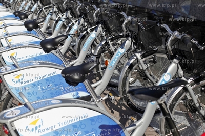 Sopot. Oficjalny start Roweru Trojmiejskiego.
05.09.2013
fot....