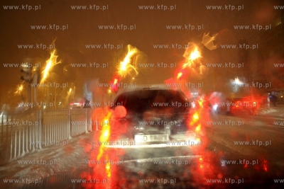 Jazda samochodem w warunkach zimowych gdanskimi ulicami....