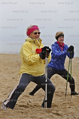 Gdańsk Jelitkowo. Walentynkowy Rajd Nordic Walking...
