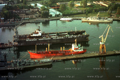 Stocznia Marynarki Wojennej Gdyniafot. Lukasz Glowala...