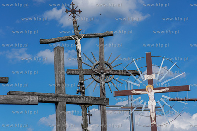 Podlaska Góra Krzyży na uroczysku Święta Woda wznosi...