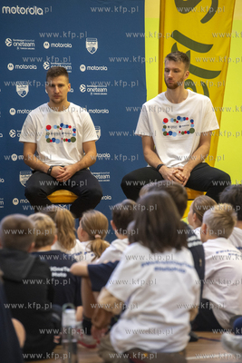 Szkoła Podstawowa nr 9 w Sopocie. Spotkanie uczniów...