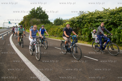 Przejazd rowerowy związany z otwarciem Ekostrady wzdłuż...