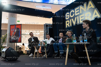 FPFF 2026. Spotkanie z twórcami filmu Mniej obcy....