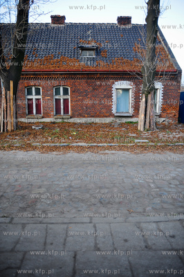 Gdansk. Remont drog i domow w gdanskiej dzielnicy Letnica,...