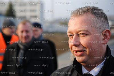 Gdansk. Uroczyste oddanie do uzytku dodatkowego pasa...