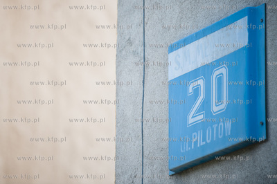 Gdansk. Zaspa. Budynek przy ul Pilotow 20.
24.07.2012
fot....