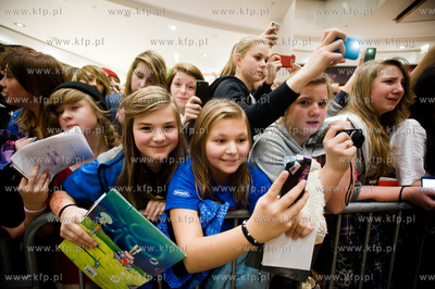 Gdansk. Galeria Baltycka. Spotkanie z Dawidem Kwiatkowskim.
28.11.2013
fot....
