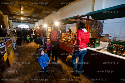 Gdynia. Zabytkowa wozownia w Parku Kolibki. Eko - Targi...