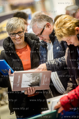 Gdynia. Centrum Handlowe Riviera. Premiera i promocja...