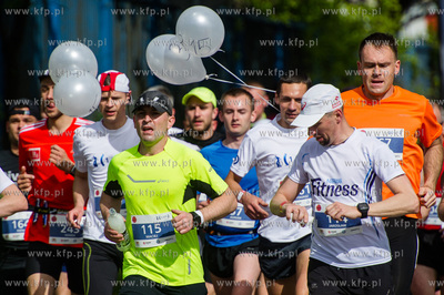 Zawodnicy na trasie I PZU Gdansk Maraton.
17.05.2015
fot....