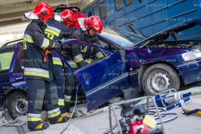 Gdansk. Cwiczenia Strazy Pozarnej na nowo budowanym...
