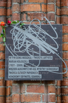 Gdansk. Kamienica przy ul. Mariackiej. Odsloniecie...