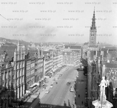 Dlugi Targ w Gdanskiu widziany z Zielonej Bramy. 1969...