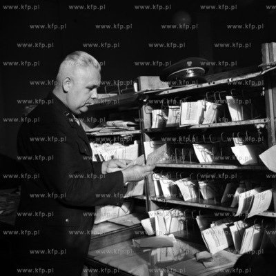 Rozdzielnia listów w urzędzie pocztowym. (lata60)
1960
0002271z
Fot....
