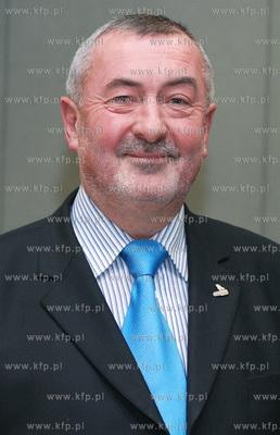 Radni Miasta Gdyni nowej kadencji. Nz. Radny Stanislaw...