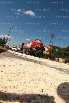 Mosty kolo Leborka. Pociag SKM uderzyl w cysterne....