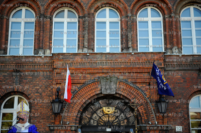 Gdansk. Msza Swieta na placu Obroncow Poczty Polskiej...
