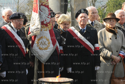 Gdynia. Cmentarz Wojenny w Gdyni Orlowie. Gdynianie...