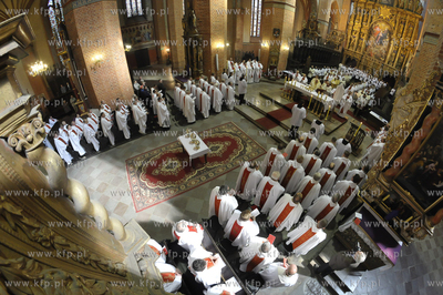 Msza Krzyzma w katedrze pelplinskiej sprawowana przez...