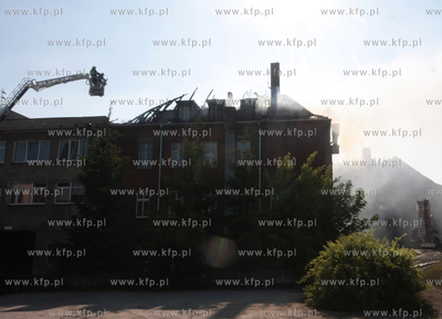 Pozar szpitala w Miastku. Splonal dach starej czesci...