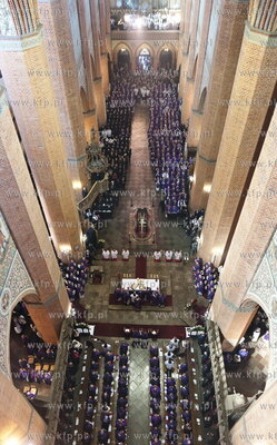 Bazylika katedralna w Pelplinie. Uroczystości pogrzebowe...