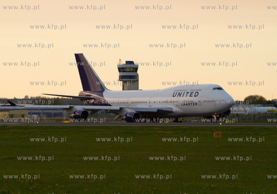 Samolot Boeing 747 już po raz szosty odwiedzil gdanskie...