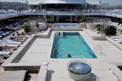 Do Portu w Gdyni przyplynal wycieczkowiec Marina. Marina...