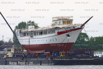 Transport kadluba do portu wewnetrzego w Gdansku szkolnego...