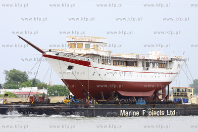 Transport kadluba do portu wewnetrzego w Gdansku szkolnego...