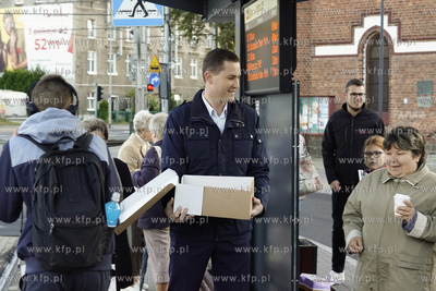 Paweł Adamowicz i kandydaci do rady miasta z komitetu...