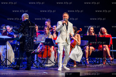 Christmas Time! Concert w hali Ergo n/z Andrzej Piasek...